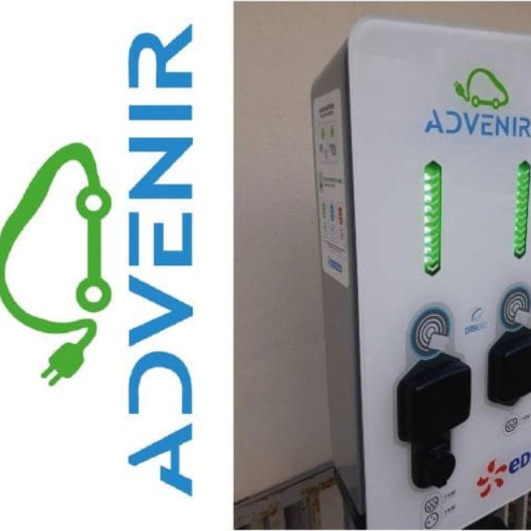 Logo ADVENIR avec une photo d'une borne de recharge